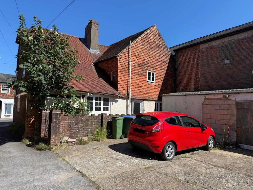 Lot: 22 - SUBSTANTIAL MIXED USE PERIOD PROPERTY WITH DEVELOPMENT POTENTIAL - Rear elevation of property with parking area